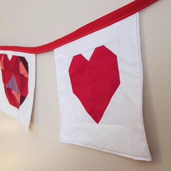 Queen Of Hearts Home Decor Banner 3 Heart Rustic Quilted Patchwork Handm… - Picture 2 of 6